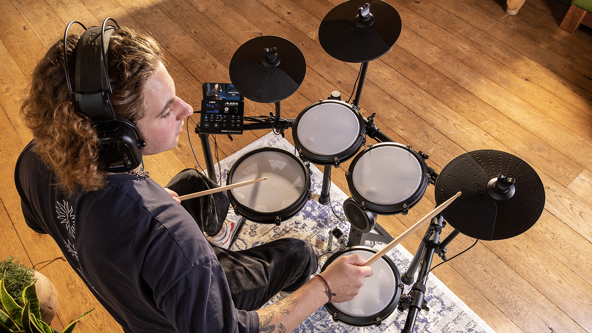 Покори ритм с Alesis Nitro Max Kit: новая эра для барабанщиков!